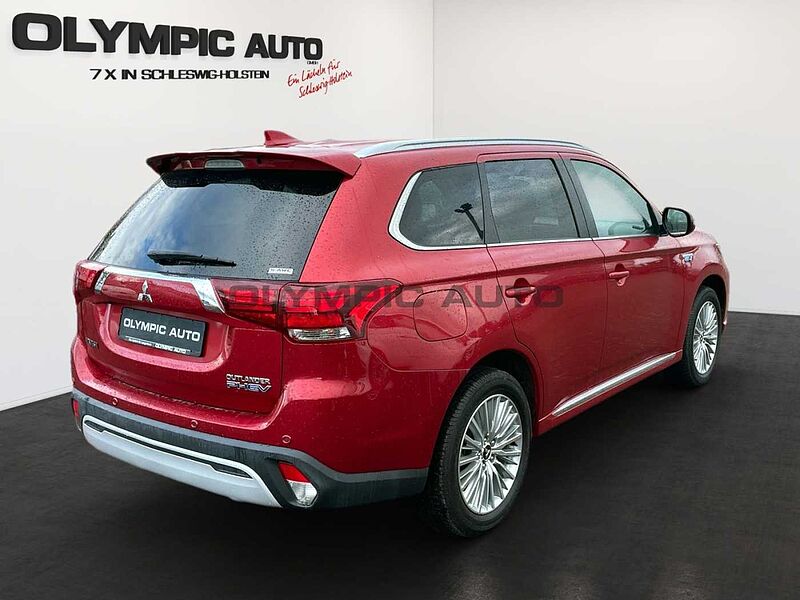 Mitsubishi Plug-in Hybrid Outlander 2.4 Top  4x4 KAMERA LED